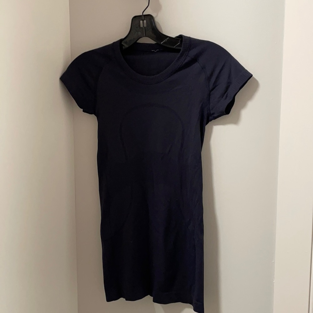 Lulu short sleeved navy top